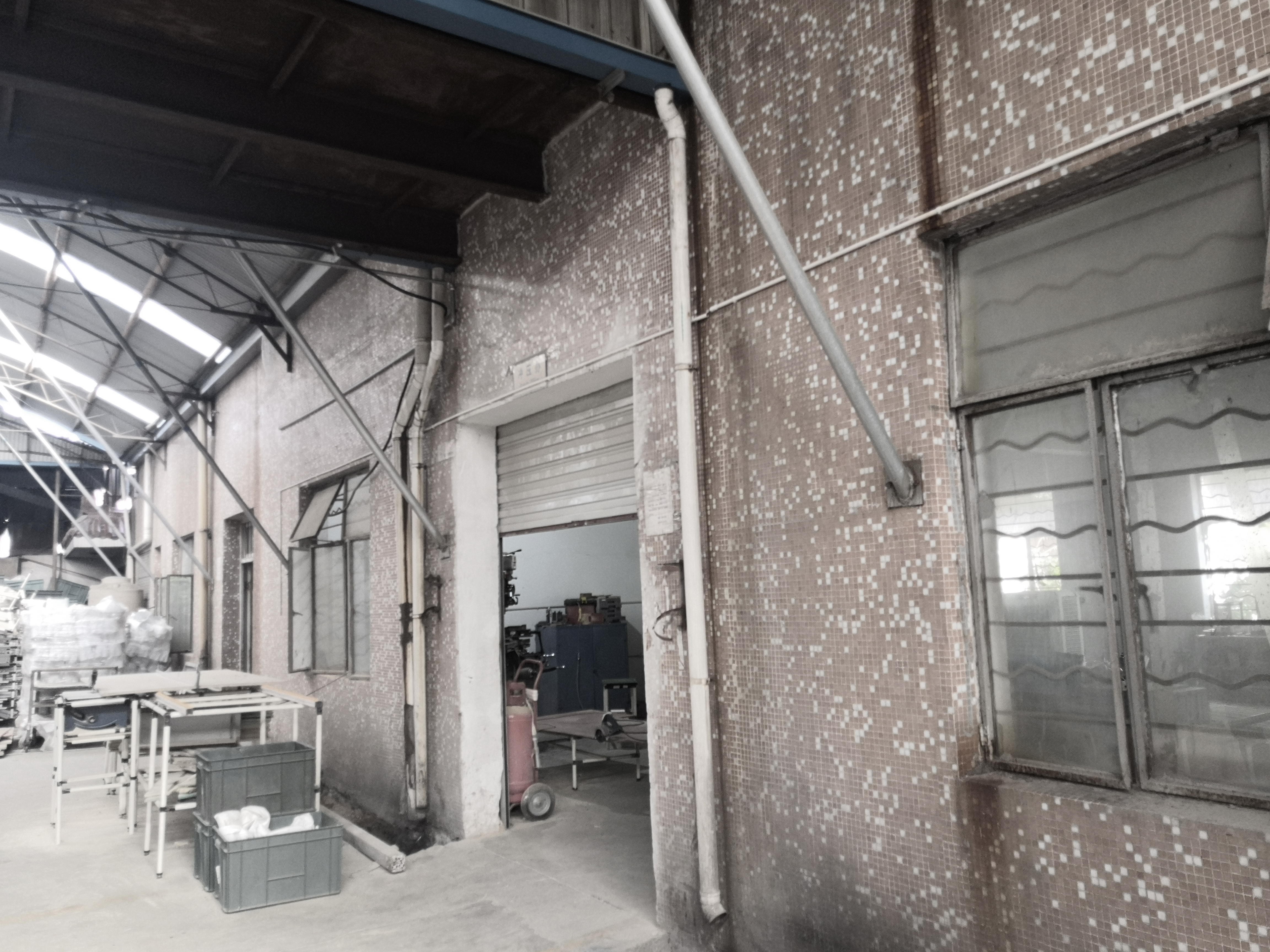 公司成立，专注小家电领域。